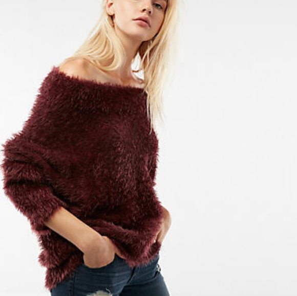 Express Sweaters - 🍒NWT🍒 EXPRESS FEATHER SOFT PULLOVER